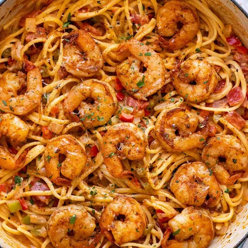 Pasta con camarones al estilo cajún