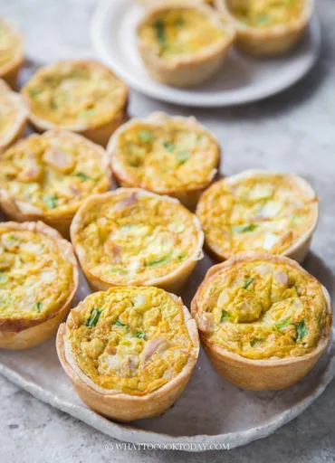 Muffins de quiche fáciles de pollo al curry y queso