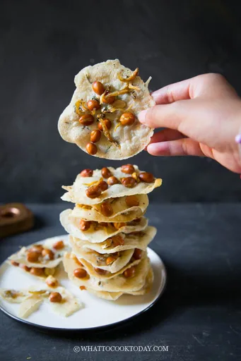 Rempeyek Kacang/Peyek (Crispy Peanut Crackers)