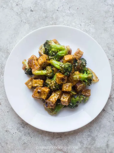 Crispy Tofu and Broccoli Stir-fry