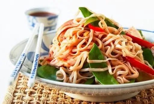 Pollo salteado al wok