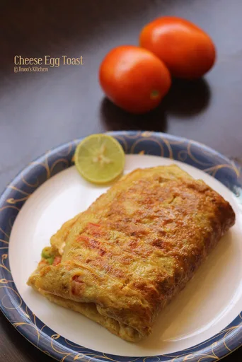 Sándwich de pan a la plancha con huevo y queso