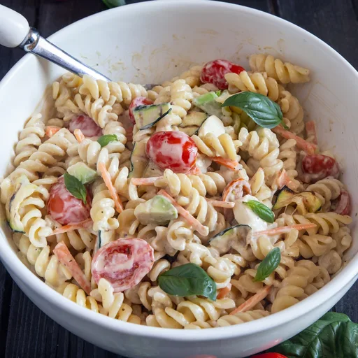 Ensalada de pasta italiana cremosa
