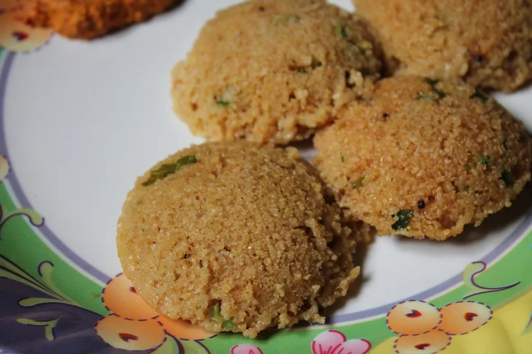 Instant Wheat Rava Idli Recipe | Broken Wheat Idli Recipe