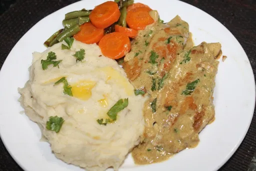 Pollo a la salsa de crema de mostaza