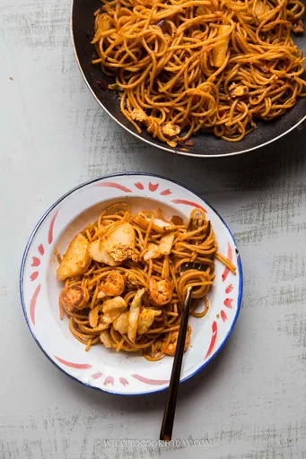 Mee Goreng Mamak (Indian Fried Noodles)