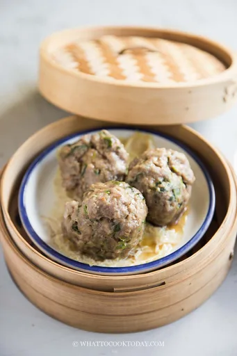 Cantonese Steamed Beef Balls (Ngao Yuk)