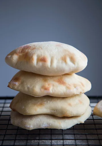 Cómo hacer pan de pita perfectamente inflado en casa