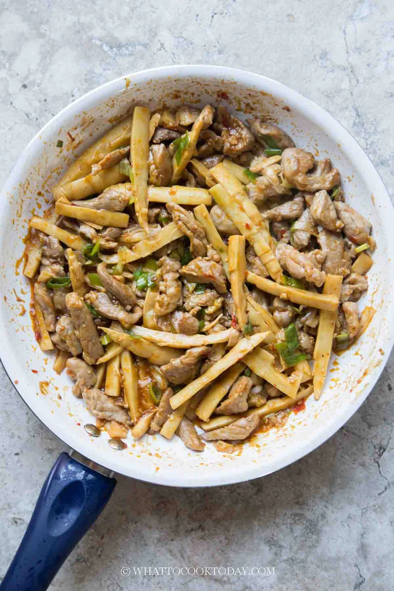Easy Stir-Fry Pork with Bamboo Shoots