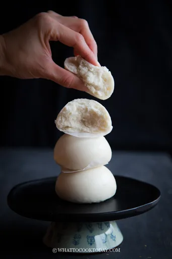 Soft Fluffy Steamed Bao Buns Recipe and Video (Baozi/Mantou)