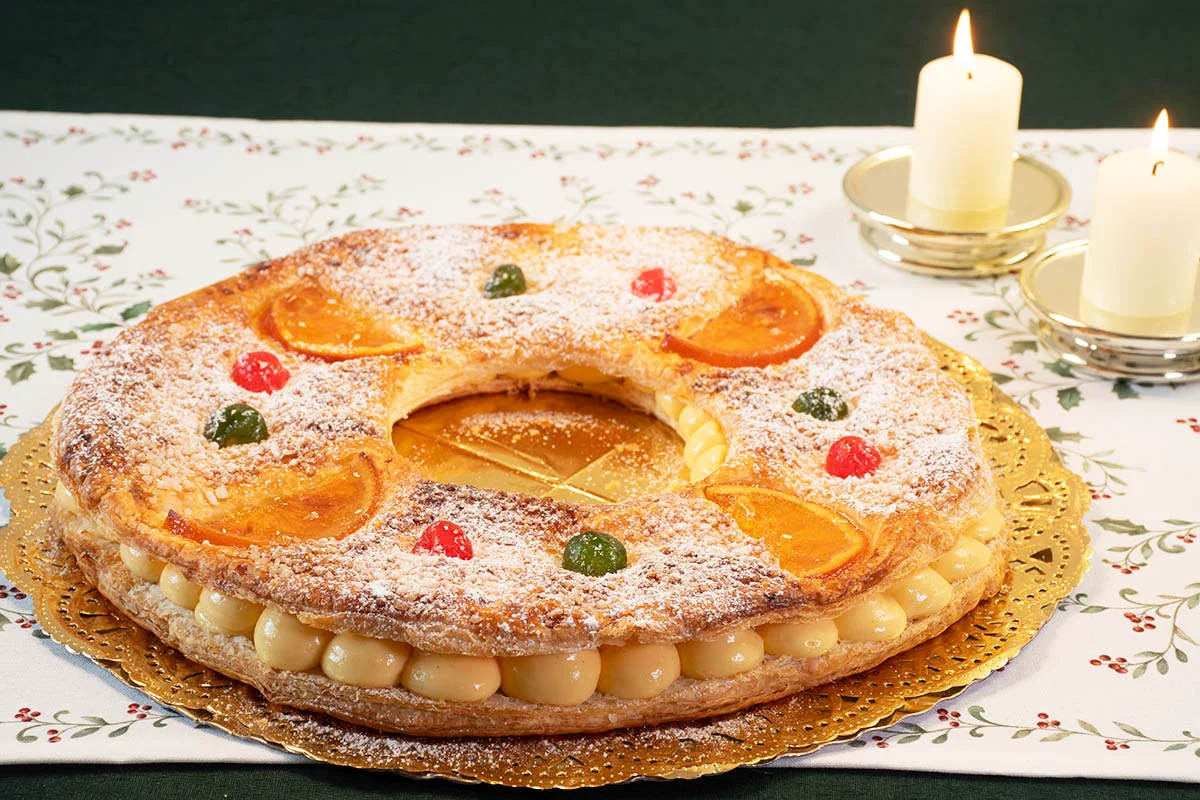 Roscón de Reyes de hojaldre listo en 30 minutos | Fácil y crujiente