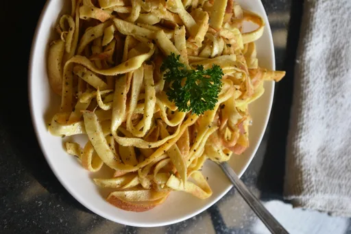 Receta de salsa de mantequilla tostada con pasta al huevo baja en carbohidratos