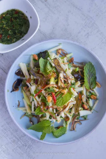 Thai-inspired Green Apple Salad