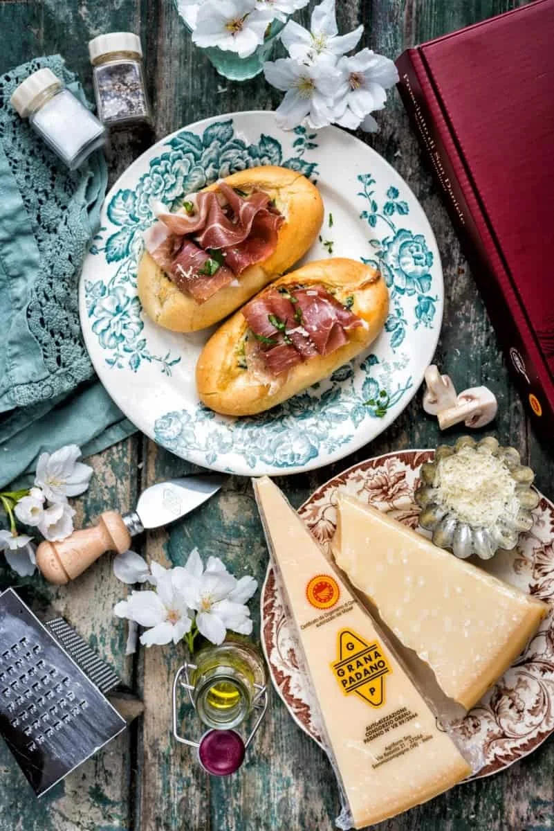 Spinach and mushroom baked egg boats with Grana Padano and Prosciutto di San Daniele