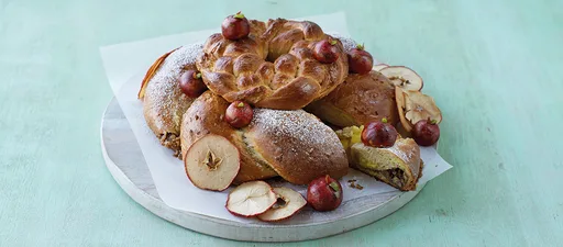 Candice’s Two-tier Stollen Wreath