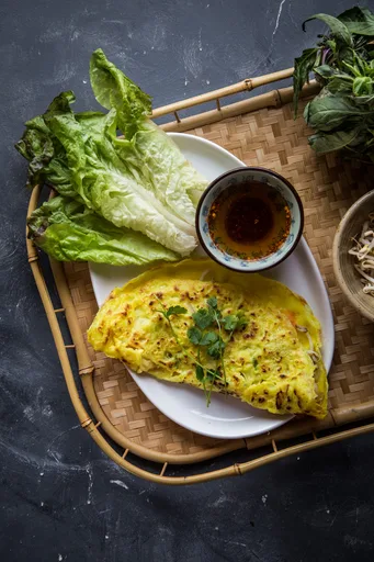 Vietnamese Sizzling Crepes (Banh Xeo)