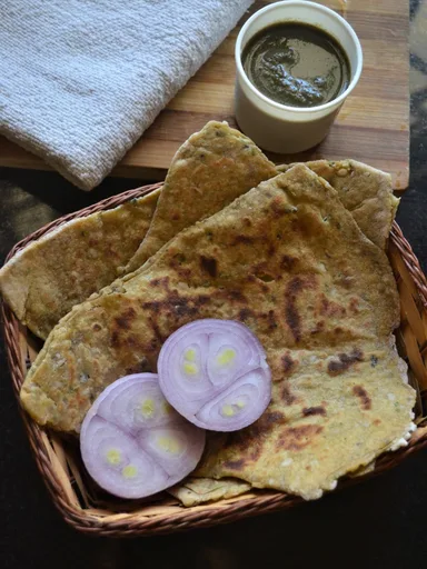 Urad Dhal Paratha / Bedmi Paratha Recipe