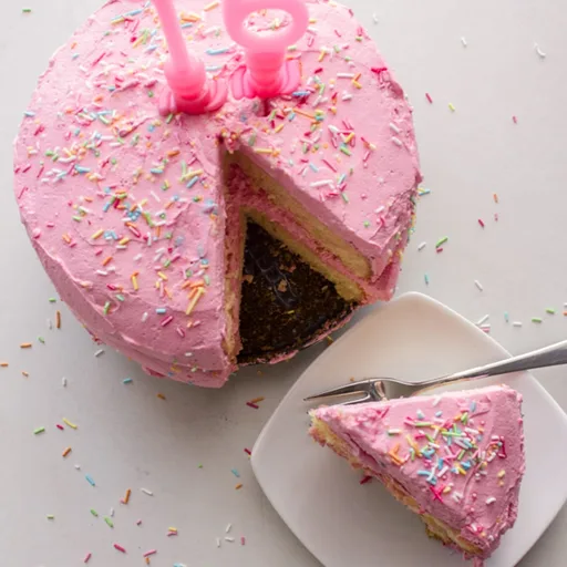Tarta de Cumpleaños de Vainilla con Glaseado
