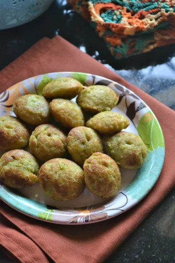 Sweet Corn Sooji Vadai Recipe