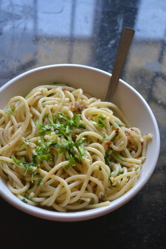 Aglio e Olio / Garlic Spaghetti Recipe