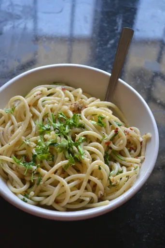 Aglio e Olio / Garlic Spaghetti Recipe