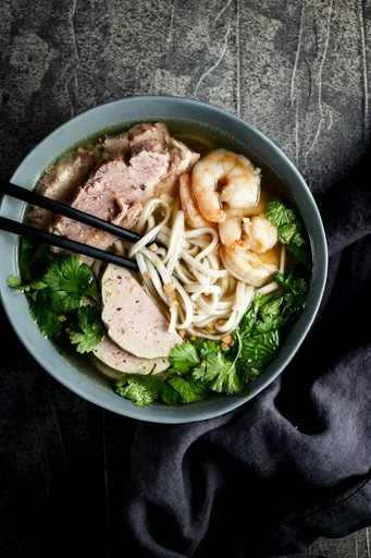 Banh Canh (Vietnamese Thick Noodle Soup)