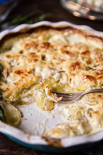 Rosemary Potatoes au Gratin