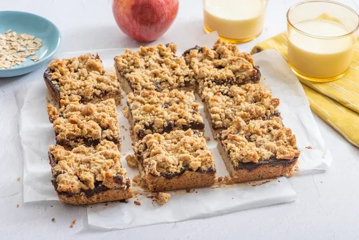Fruit and Oat Crumble Bars