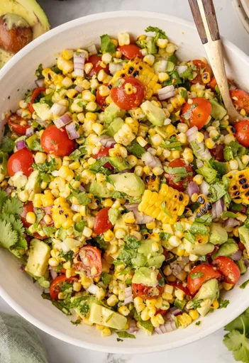 Ensalada de aguacate y maíz