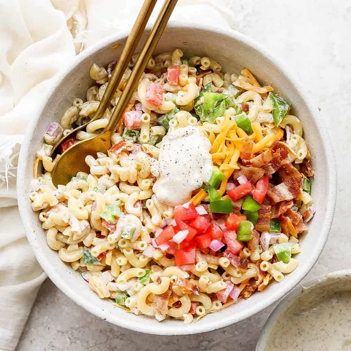 Ensalada de Pasta con Bacon y Salsa Ranchera