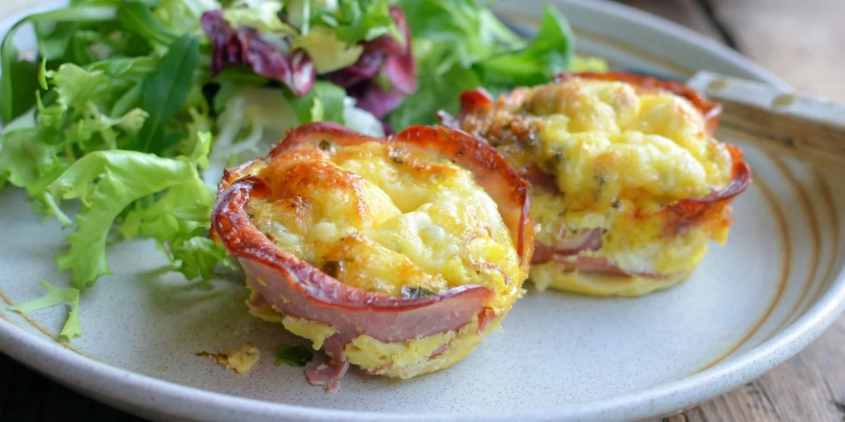 Cheesy bacon and egg breakfast cups