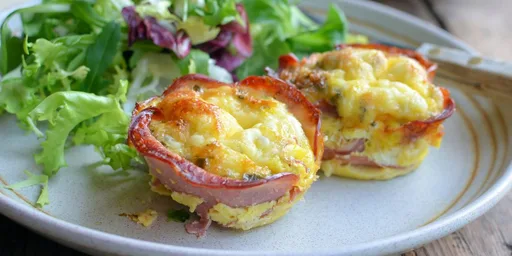 Cheesy bacon and egg breakfast cups