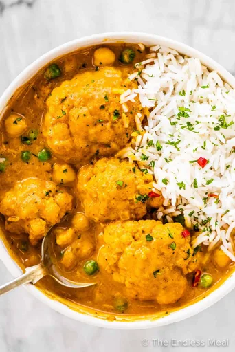 Cauliflower Curry with Chickpeas and Peas Recipe