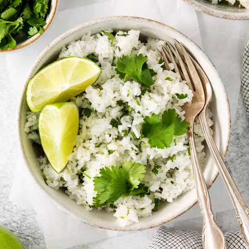 Arroz con cilantro y lima