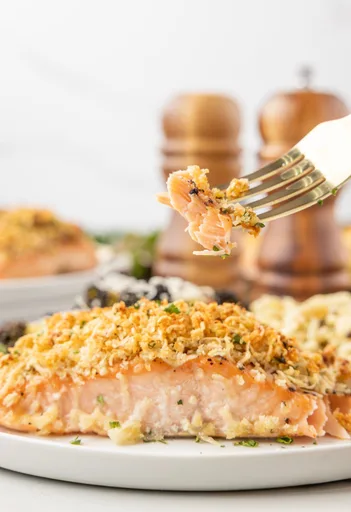 Salmón con Costra de Parmesano