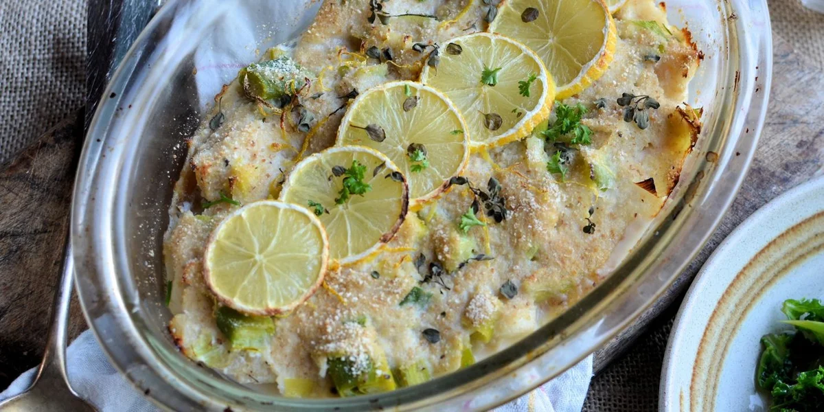 Low calorie fish and leek pie