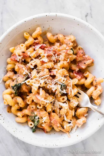 Receta de pasta cremosa con tomate