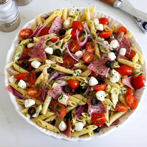 Ensalada de pasta italiana con aderezo italiano