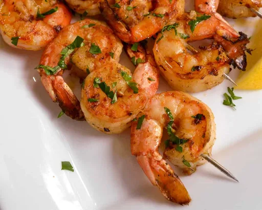 Brochetas de langostinos a la parrilla