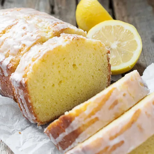 Bizcocho tipo pound cake de limón con glaseado