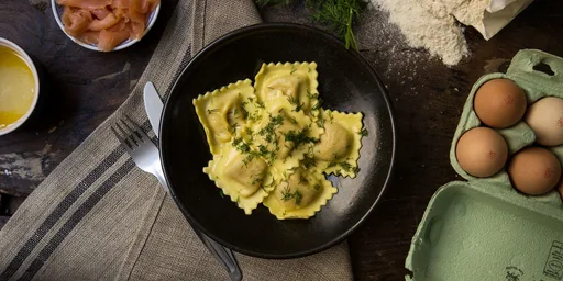 Raviolis de langostinos y salmón ahumado