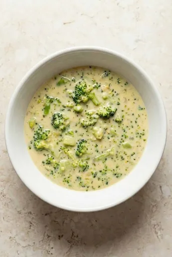 Sopa de brócoli y queso