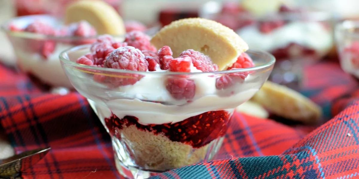 Raspberry and whisky cream pots