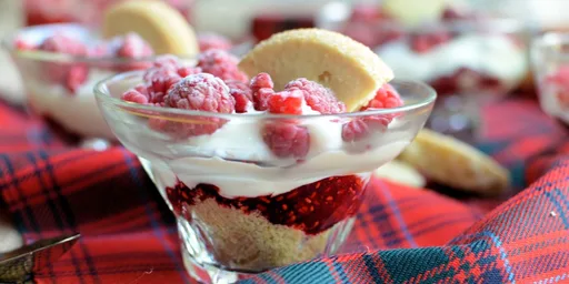 Raspberry and whisky cream pots