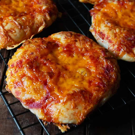 Homemade Pizza Buns (Soft, Cheesy & Freezer‑Friendly)