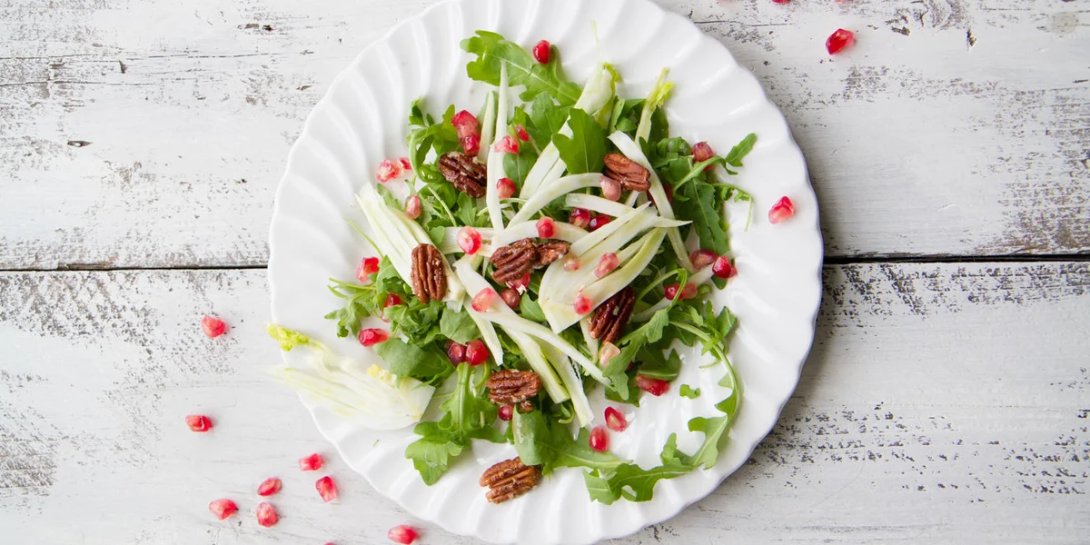 Rocket, pecan and pomegranate salad