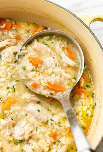 Sopa fácil de pollo y arroz