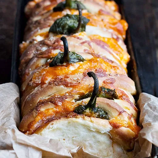 Jalapeño Popper Pull Apart Bread