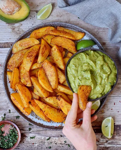 Gajos de patata al horno o en freidora de aire
