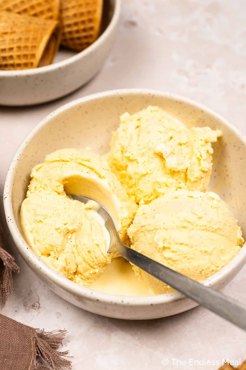 Homemade Vanilla Ice Cream (Incredibly Creamy!)